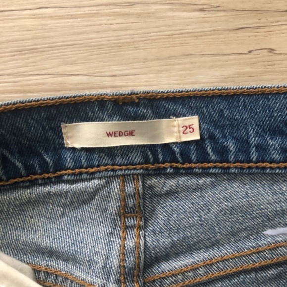 Levi’s High Waisted Wedgie Jeans - Picture 2 of 8